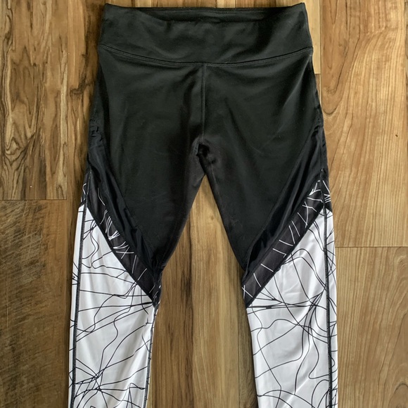 Fabletics Mid-Rise Mesh Powerhold Legging - Picture 1 of 4
